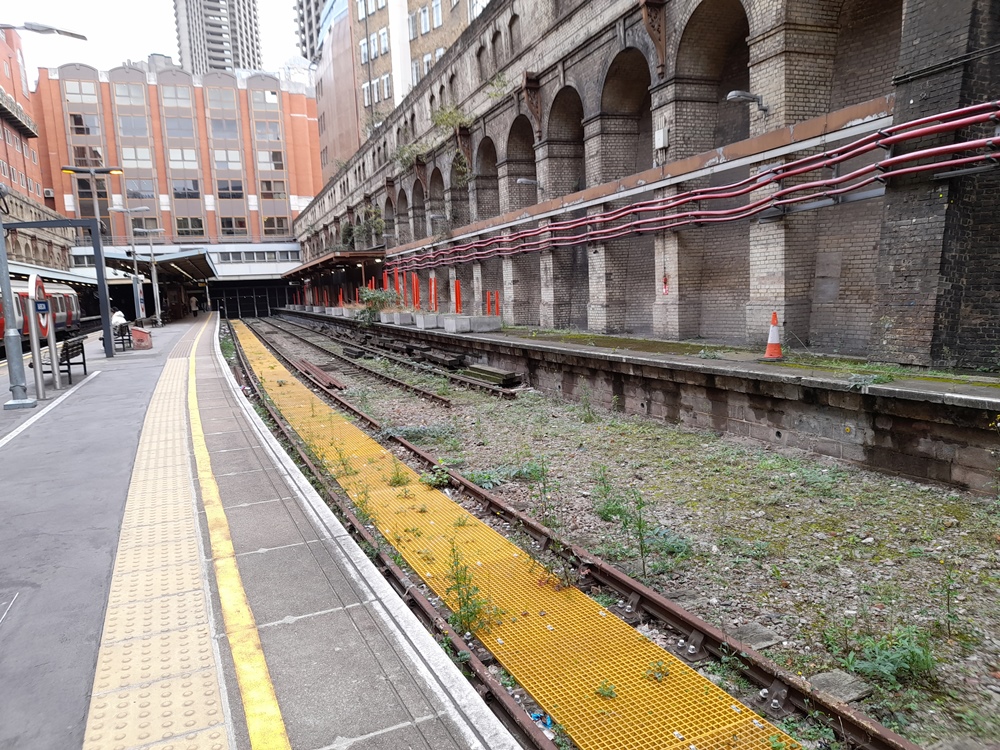 Barbican station disused platform